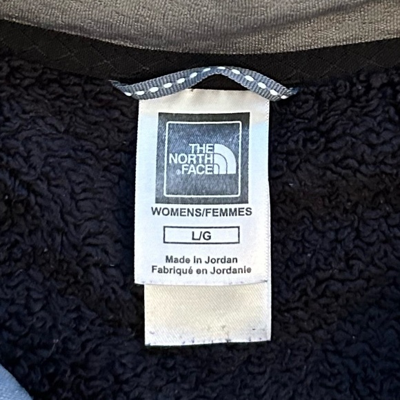 The North Face Women’s Fleece Jacket - Picture 7 of 7